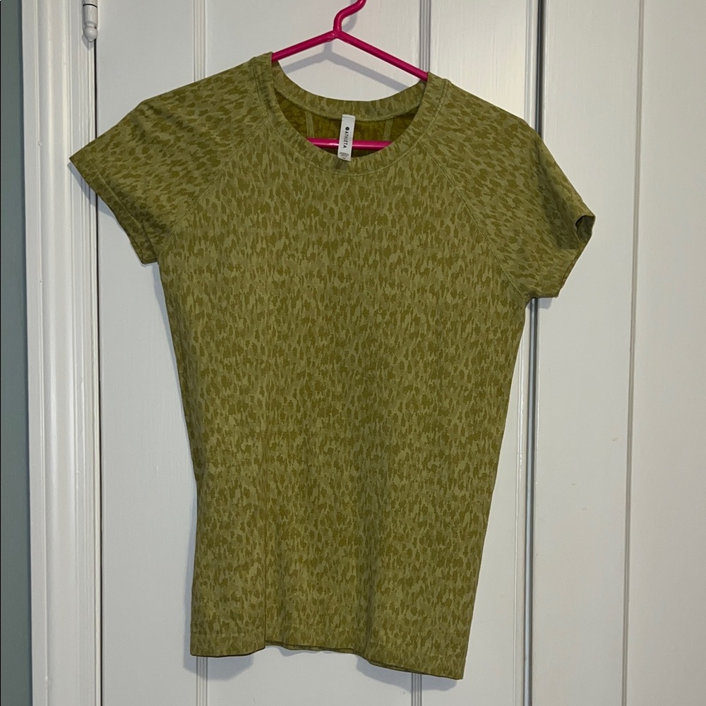 Athleta Yellow Short sleeve Cheeta Pattern